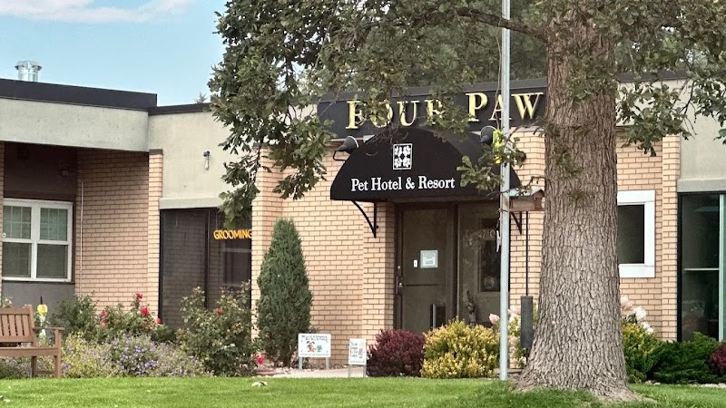 Four Paws Pet Hotel and Resort