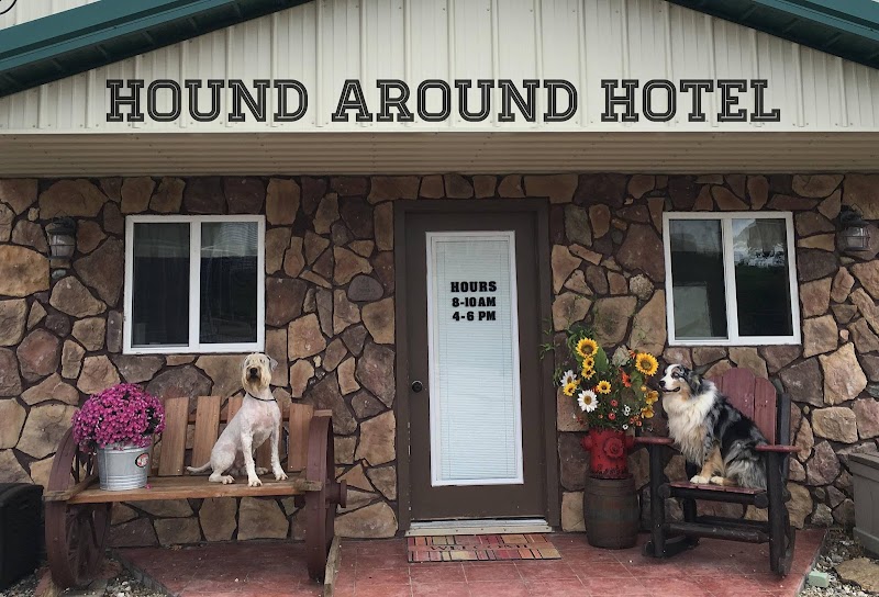 Hound Around Hotel