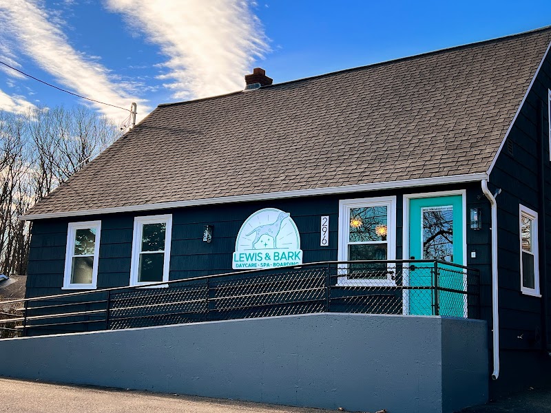 Lewis & Bark Dog Daycare, Grooming, and Training