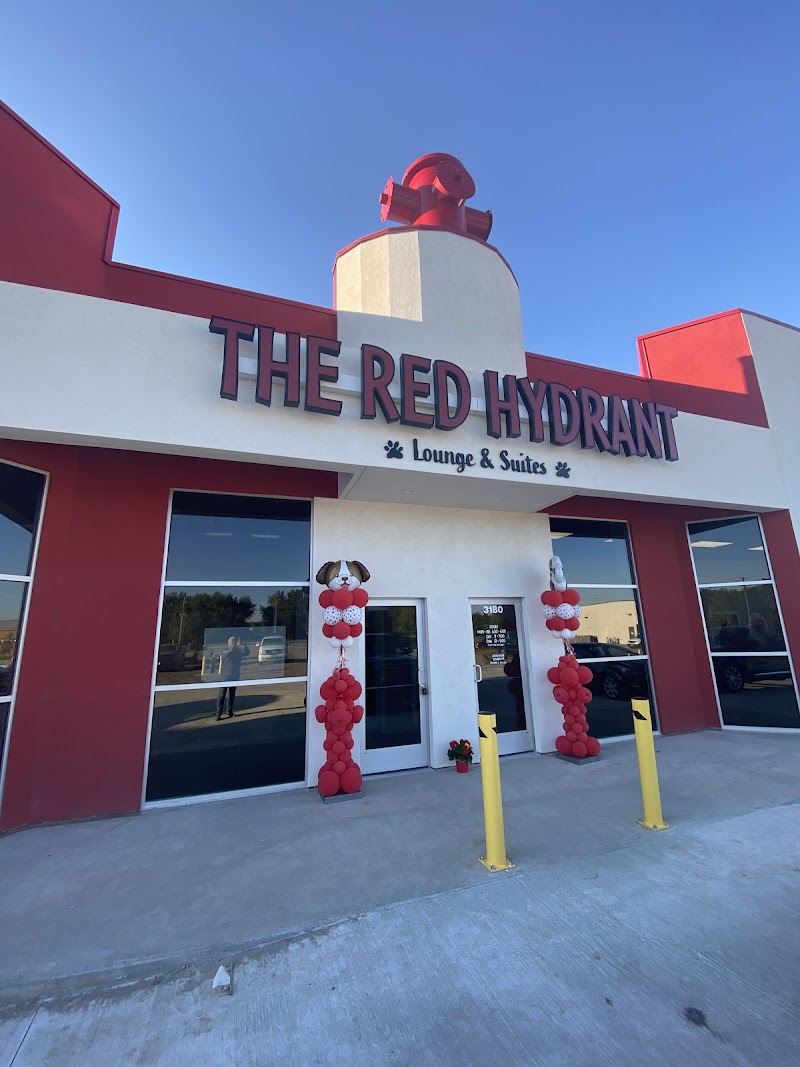 Red Hydrant Lounge & Suites